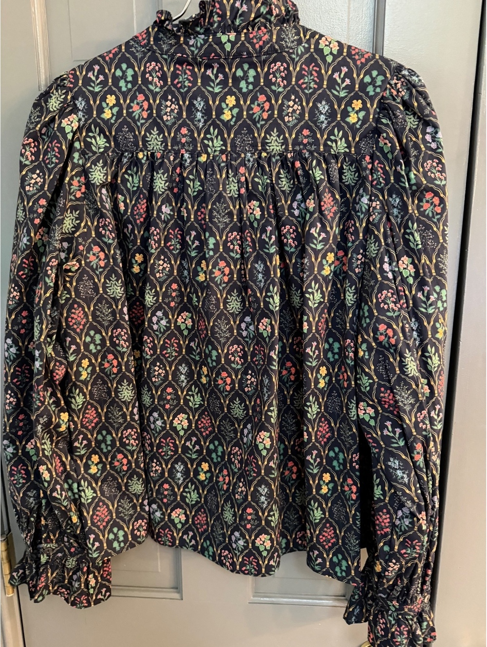 Women's Entro Navy & Multicolor Floral Print Ruffle Long Sleeve Blouse Sz M - Picture 4 of 4
